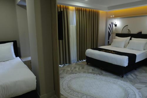 Iron Loft Hotel galeri fotoğrafı