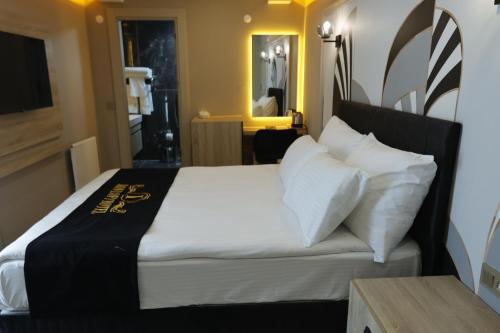 Iron Loft Hotel galeri fotoğrafı