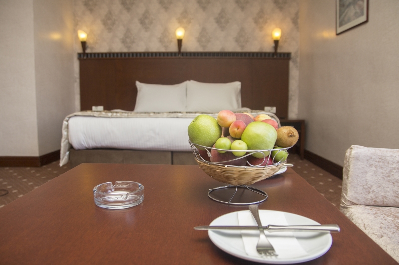 Crestium Hotel Premium Square