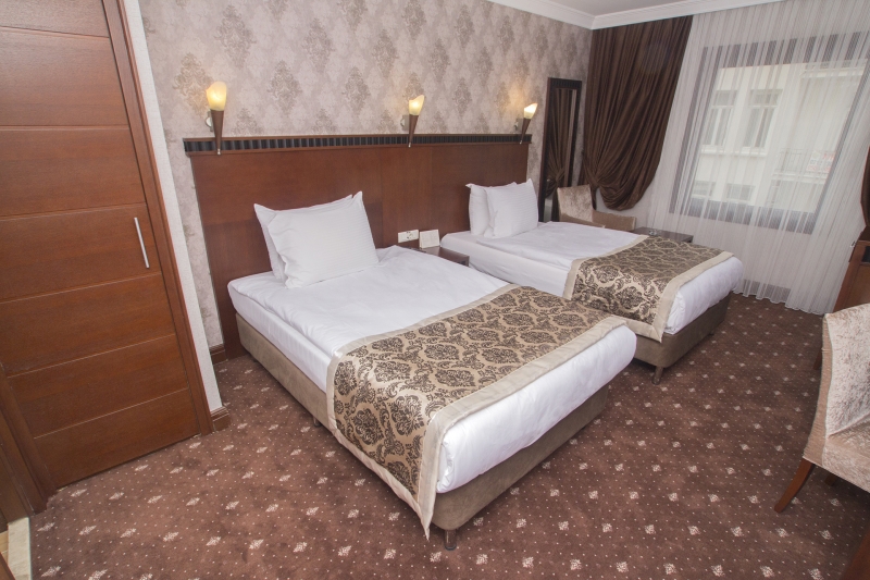 Crestium Hotel Premium Square