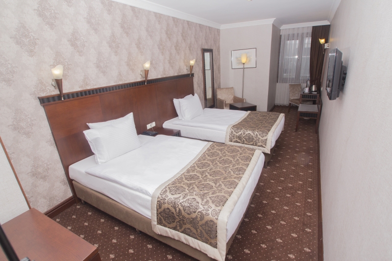 Crestium Hotel Premium Square