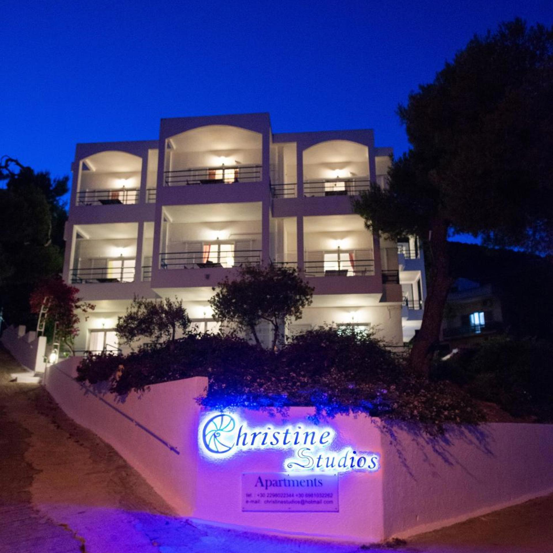 Christina Studios galeri fotoğrafı