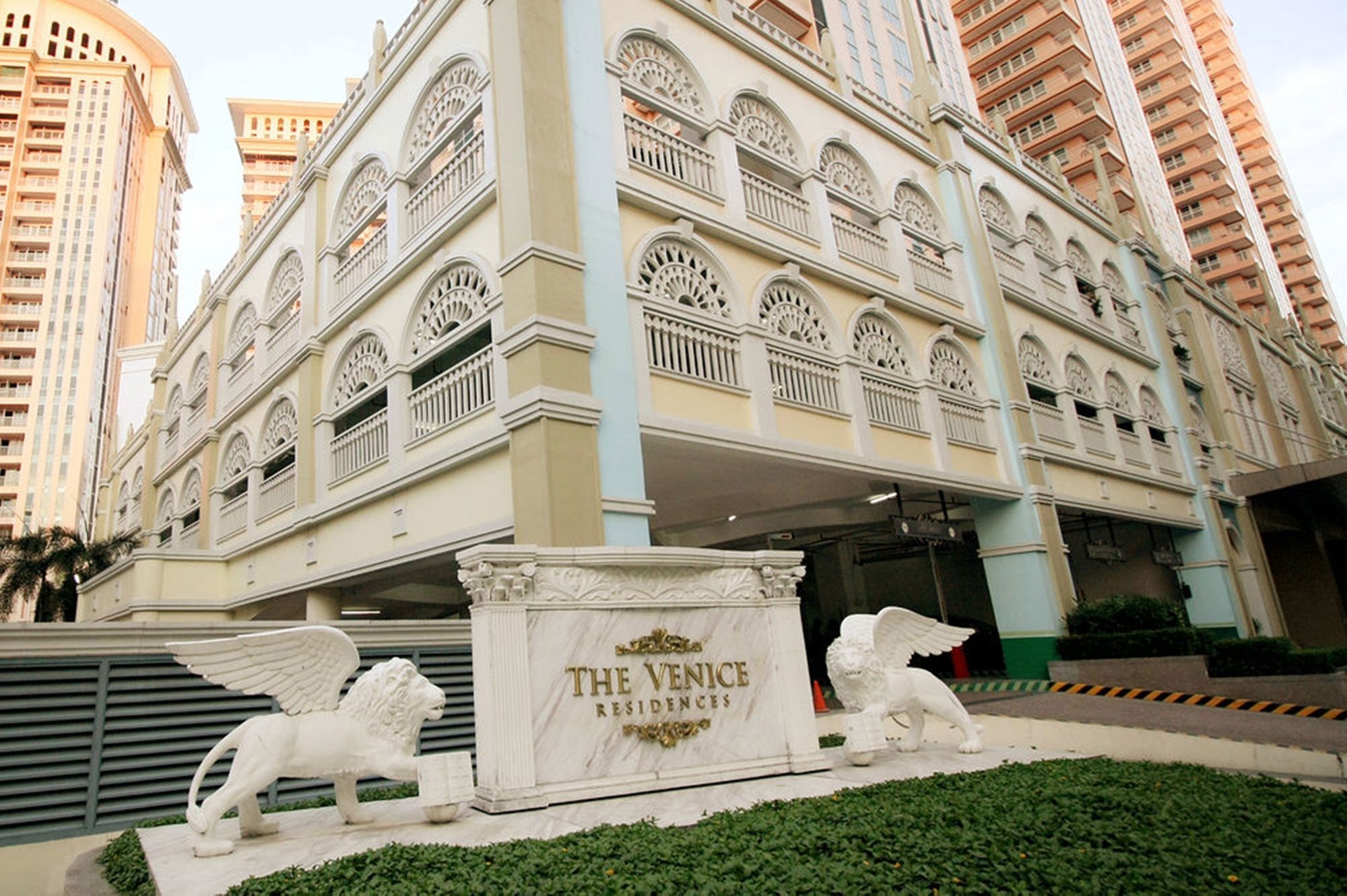 Cozi Modern Luxury Residences