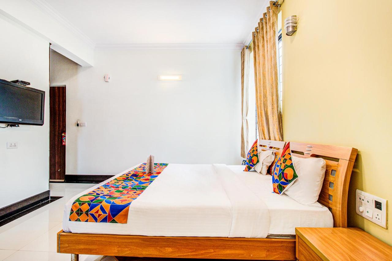 Fabhotel Emara Grand