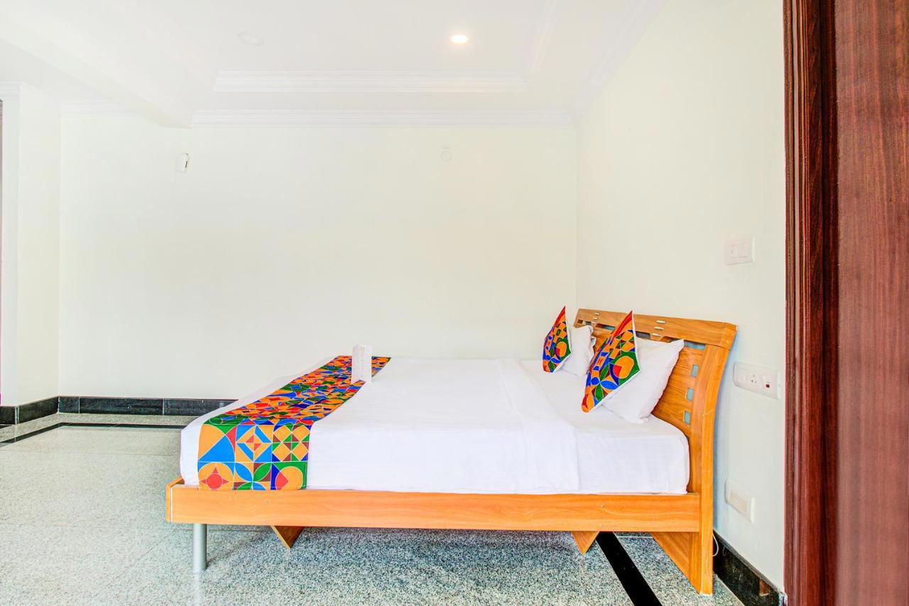 Fabhotel Emara Grand