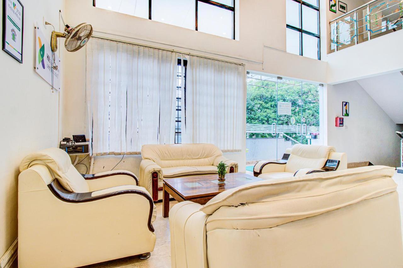 Fabhotel Emara Grand
