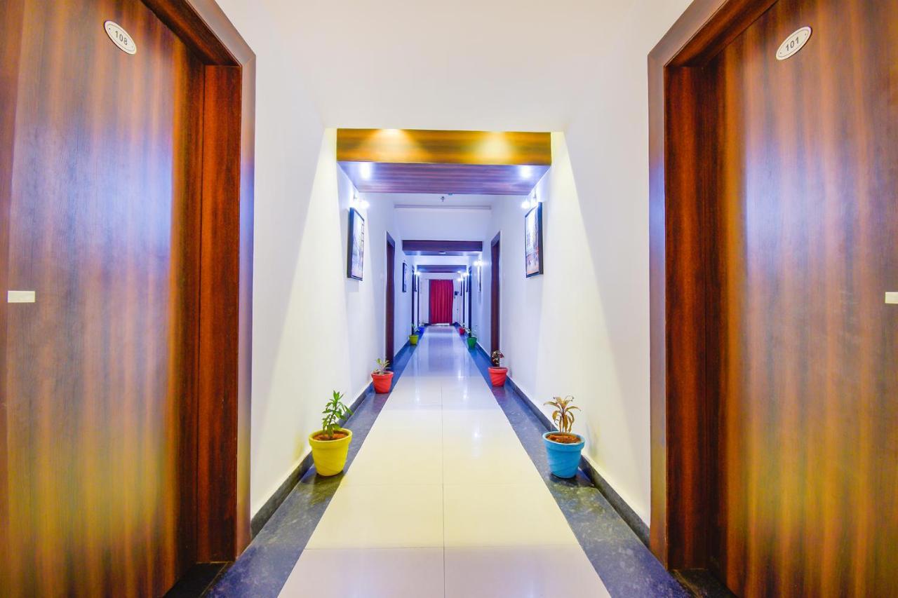 Fabhotel Pentagon Next