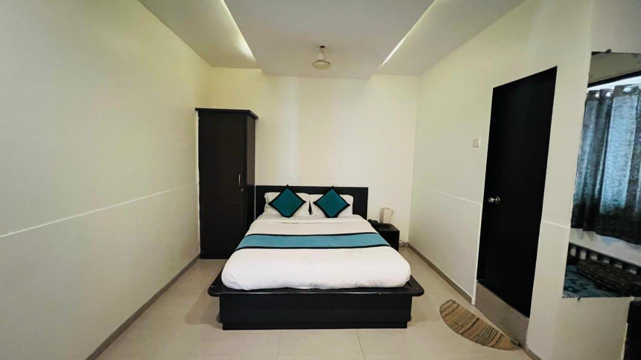 Farmhouse Residency
