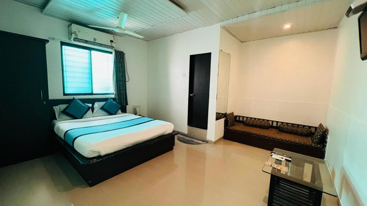 Farmhouse Residency