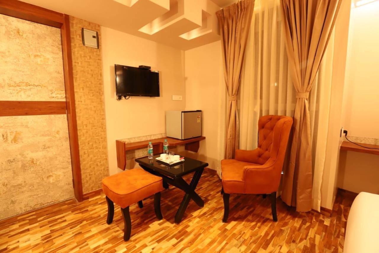 Hotel Prabha Palace
