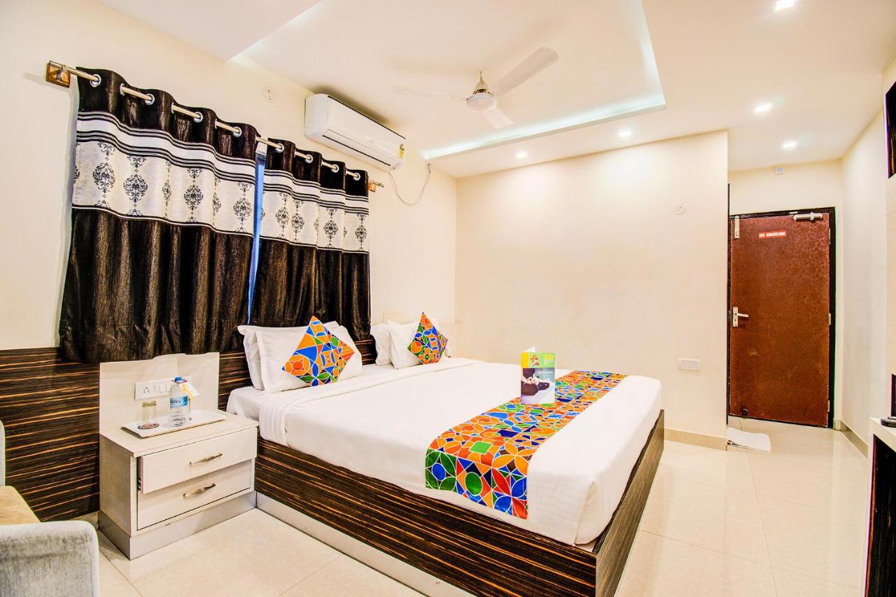 Fabhotel Corporate Crown