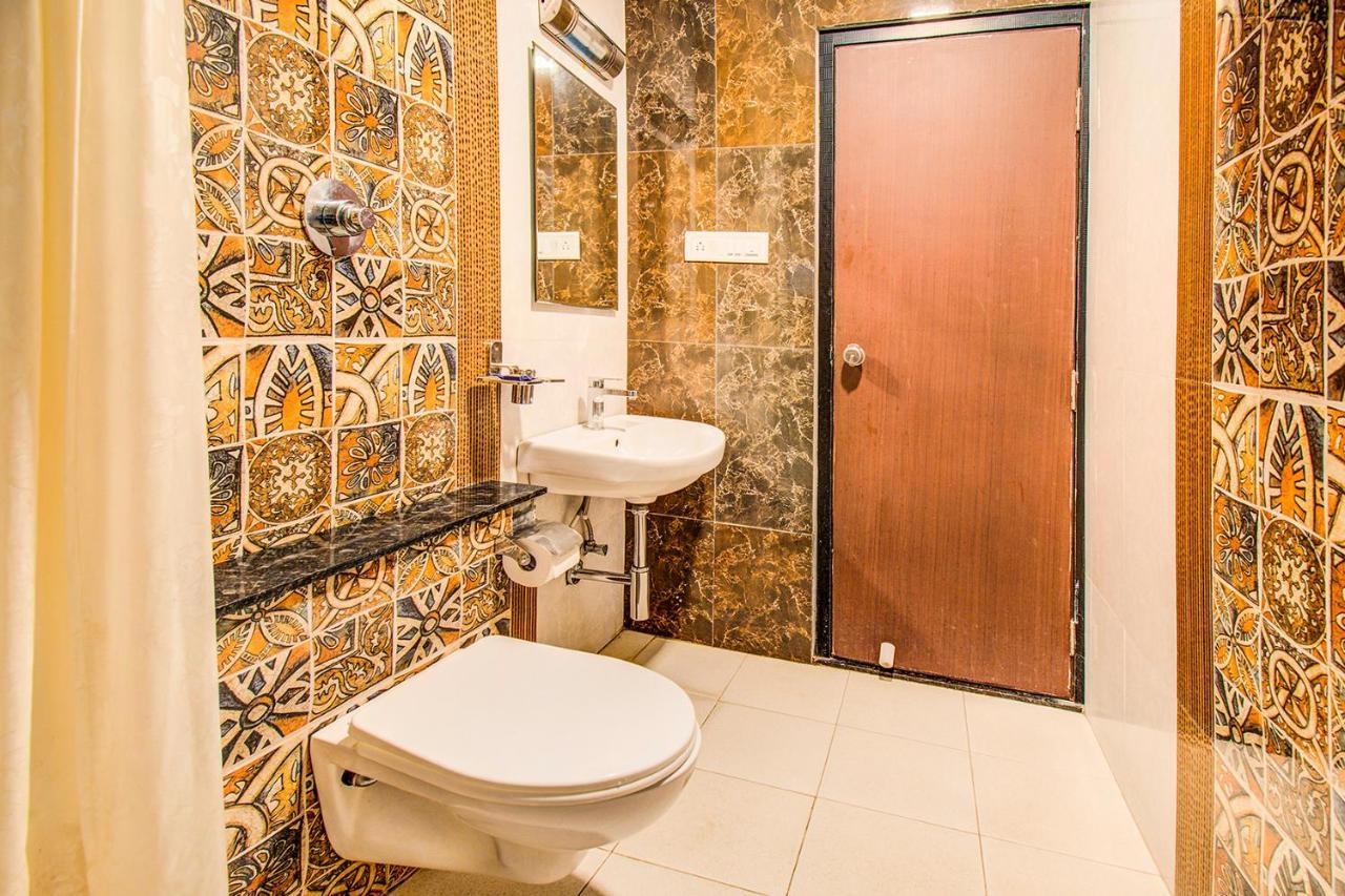 Fabhotel Corporate Crown
