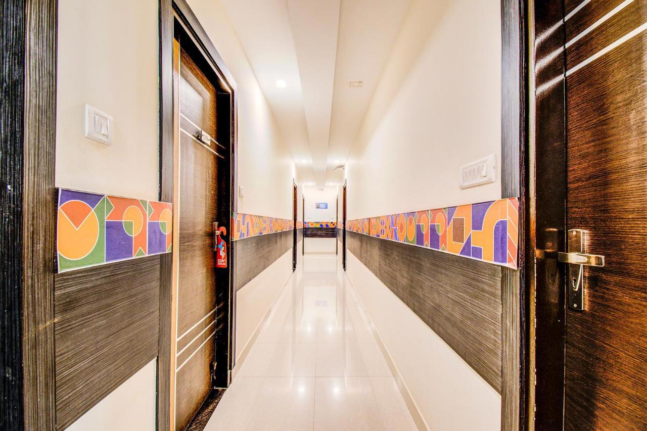 Fabhotel Corporate Crown