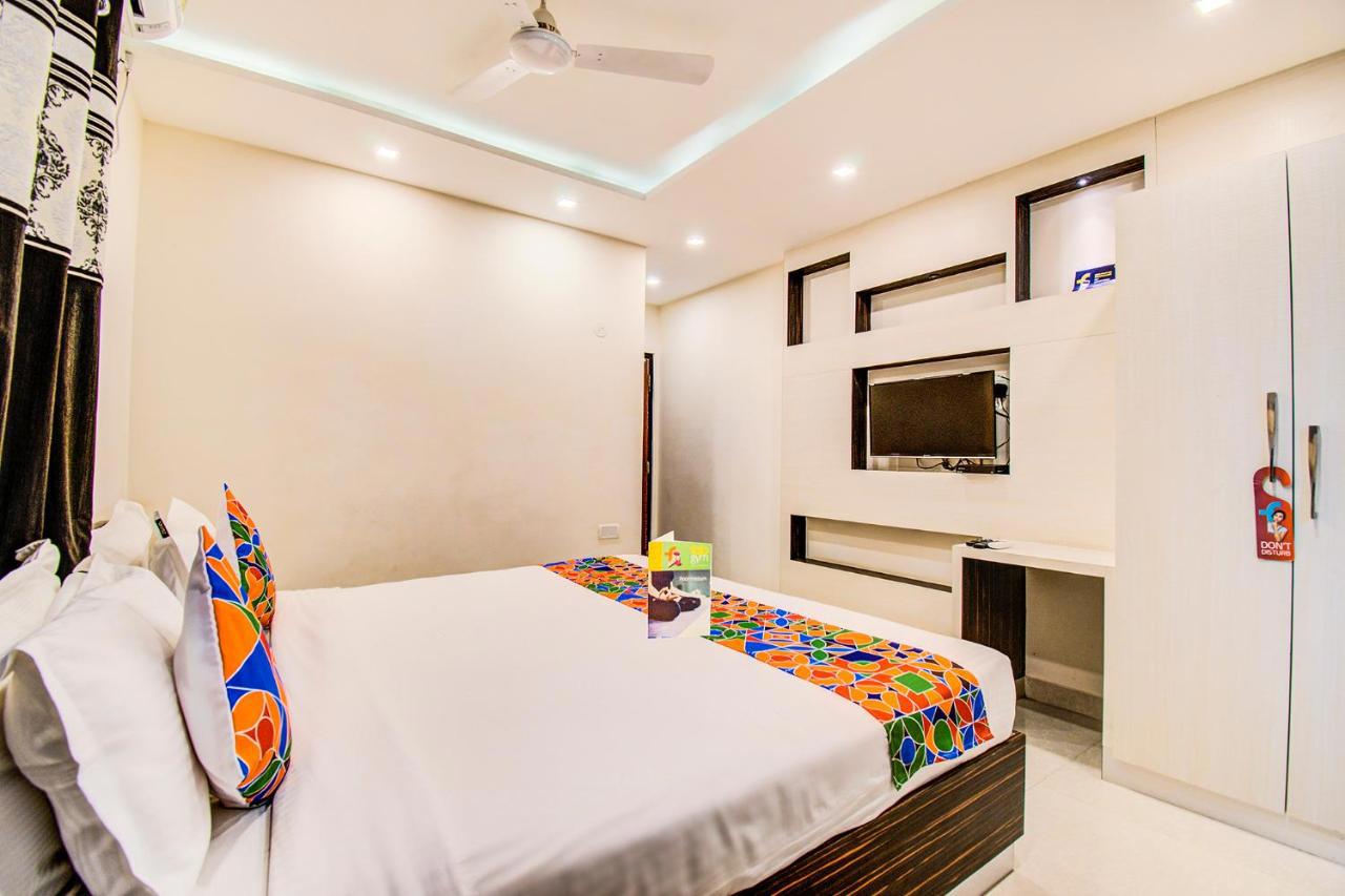 Fabhotel Corporate Crown
