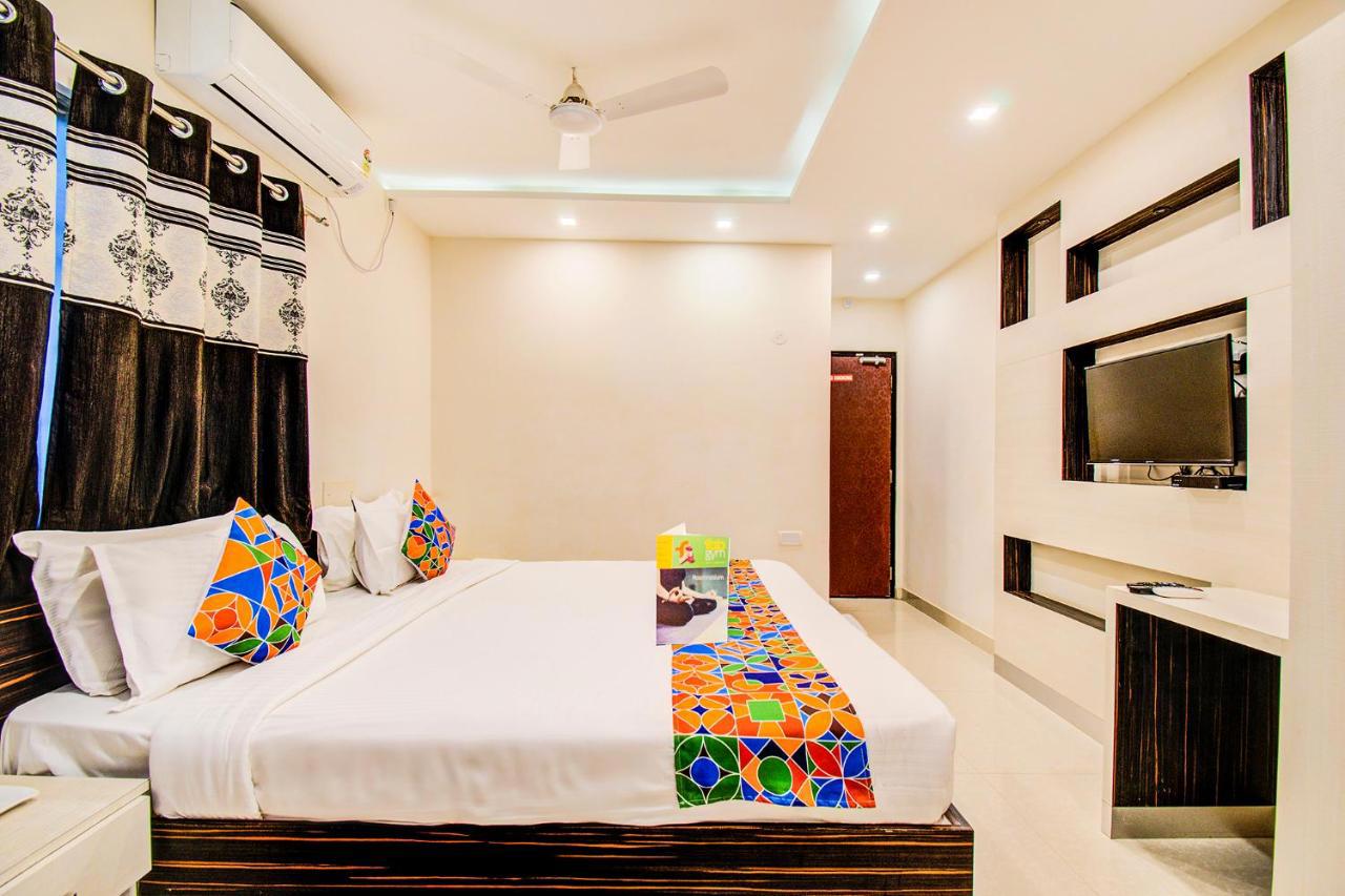 Fabhotel Corporate Crown