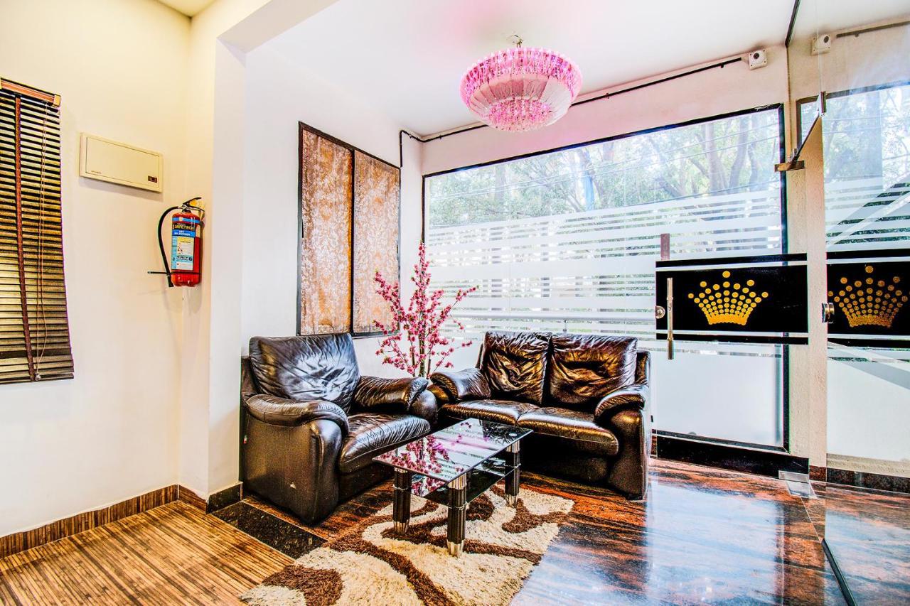 Fabhotel Corporate Crown