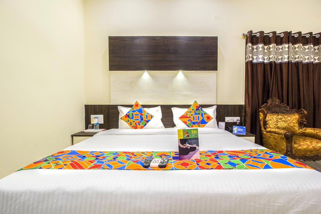 Fabhotel Crown Suites