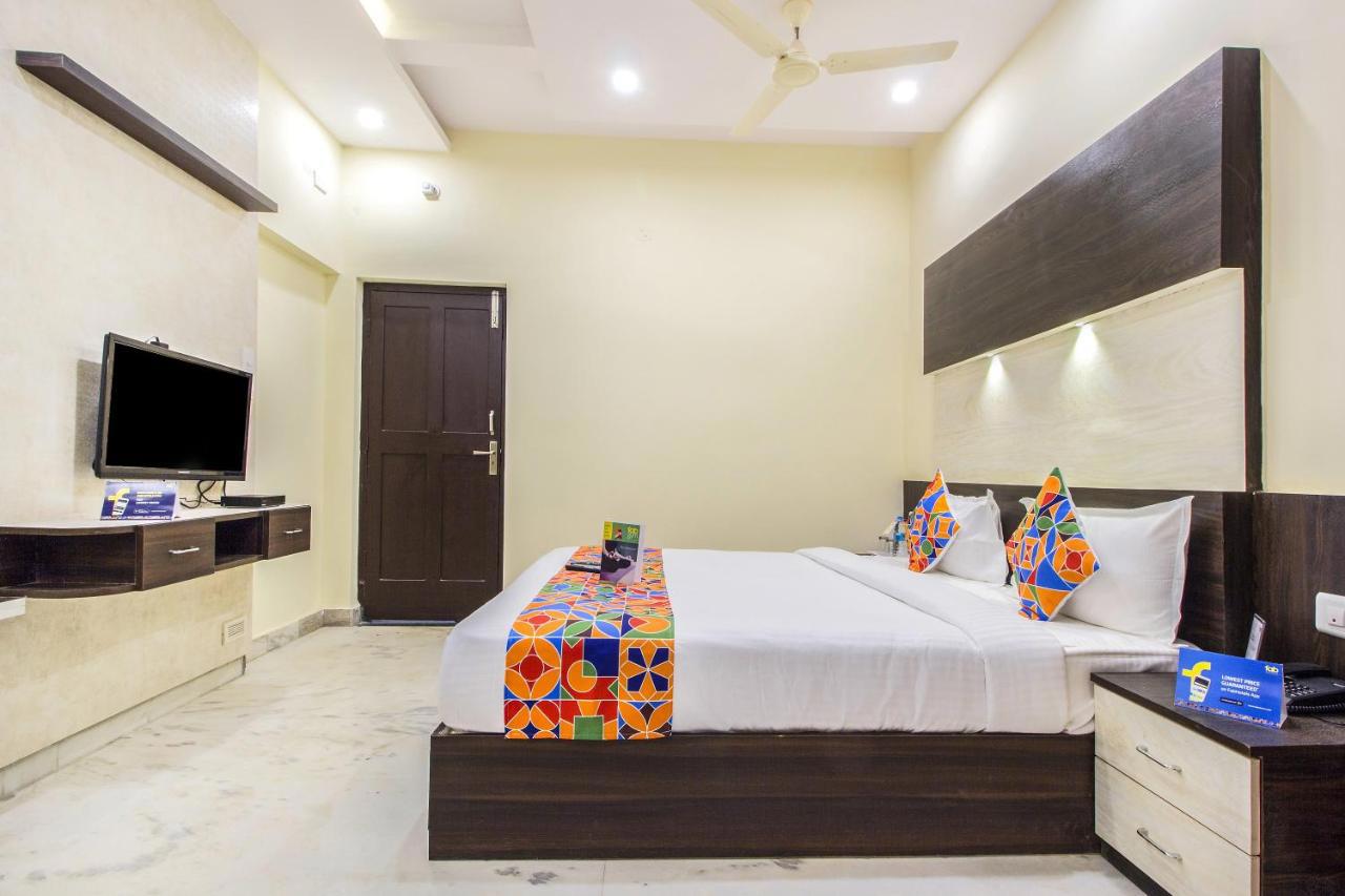 Fabhotel Crown Suites