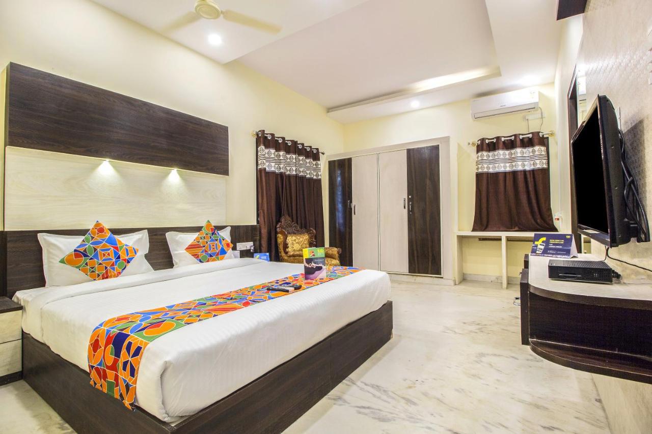 Fabhotel Crown Suites