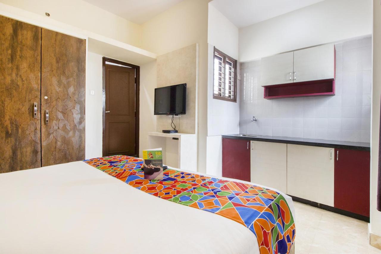 Fabhotel Crown Suites