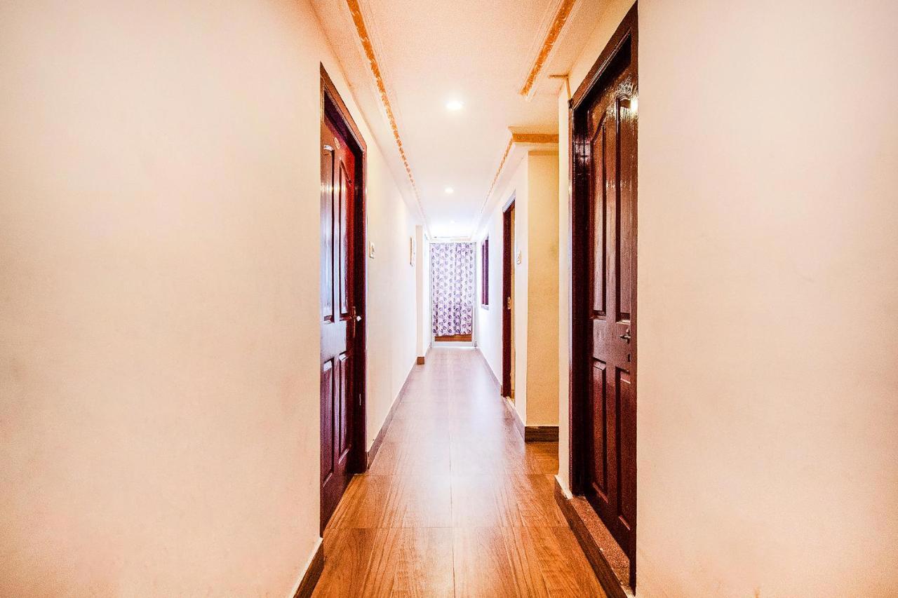 Fabhotel Roshan Residency