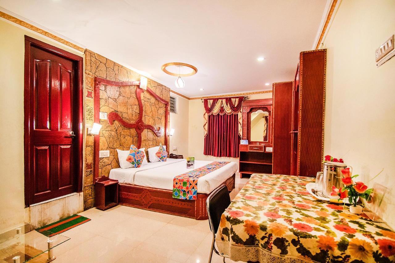 Fabhotel Roshan Residency
