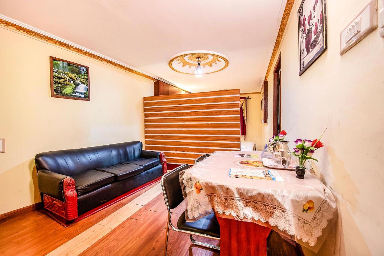Fabhotel Roshan Residency