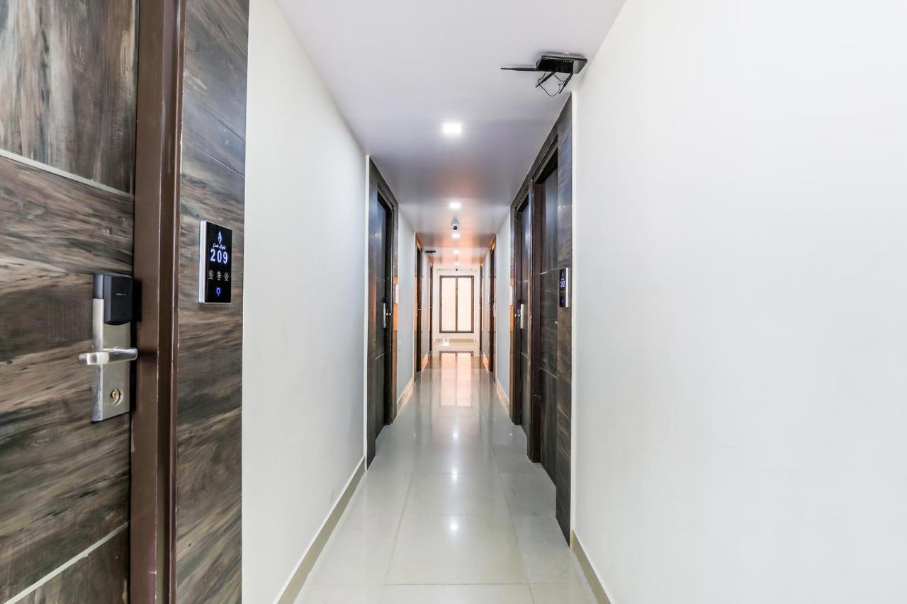 Fabhotel Crown Heights