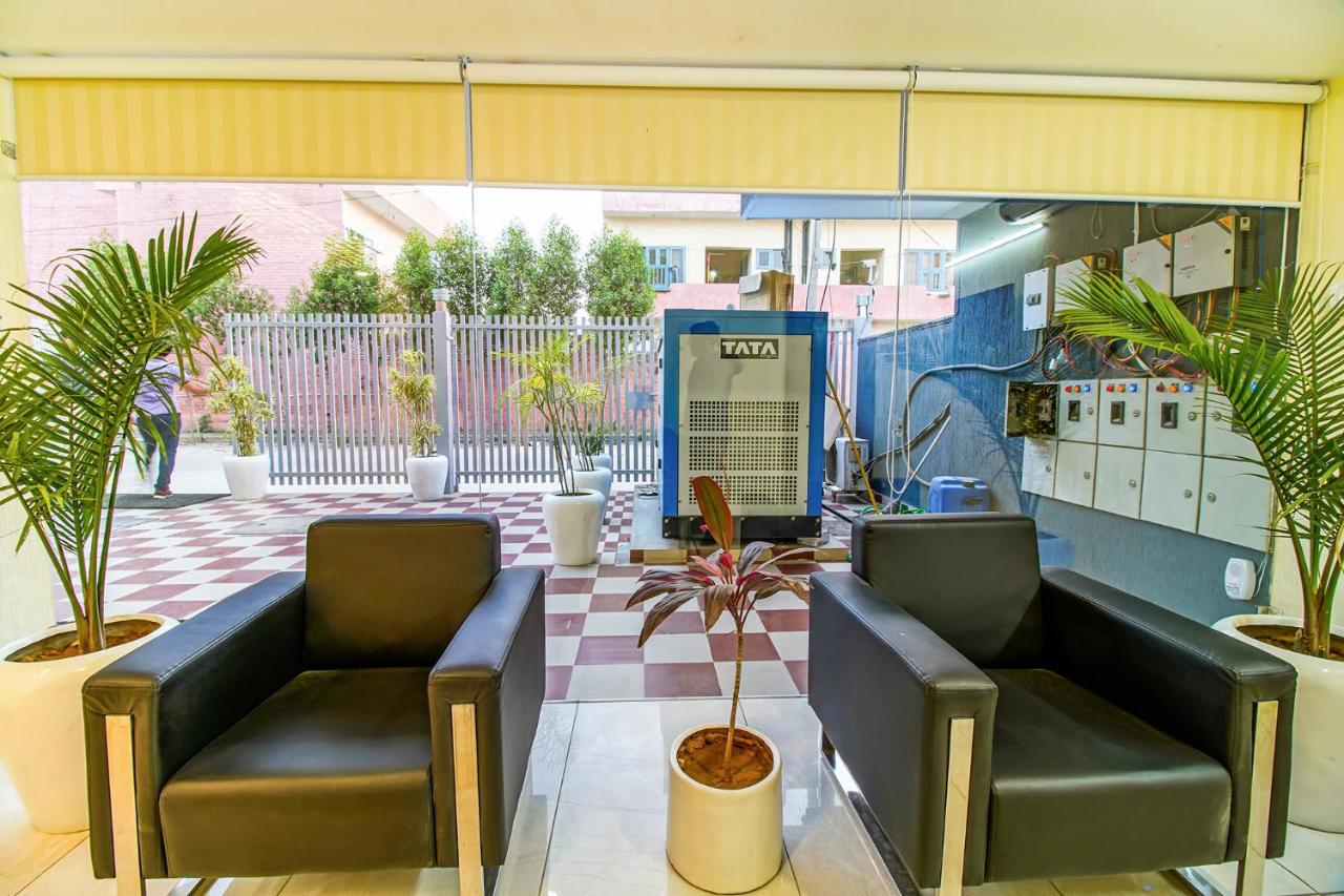 Fabhotel Kiara