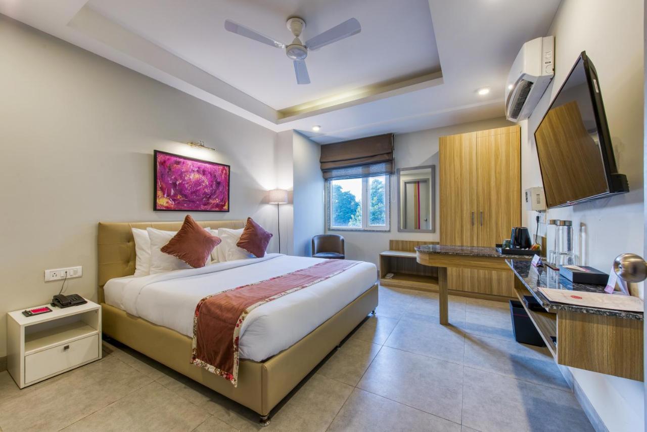 Rosastays Gurugram Sec 31
