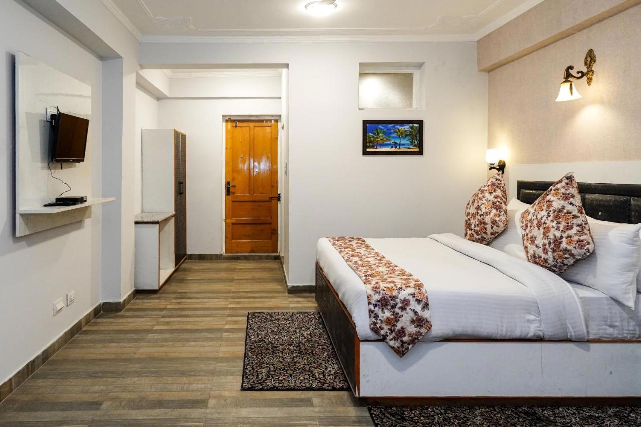 Click Sunburry Hotel Srinagar