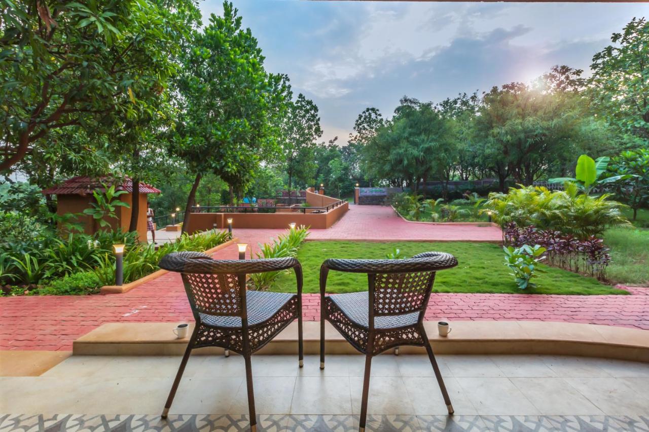 Saffronstays Ekaant, Vikramgad - Party-Perfect Pool Villa With Spacious Lawn