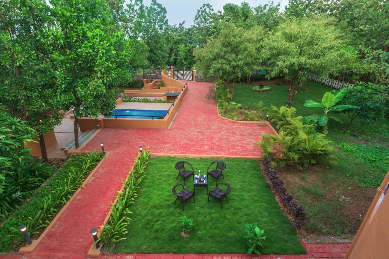 Saffronstays Ekaant, Vikramgad - Party-Perfect Pool Villa With Spacious Lawn
