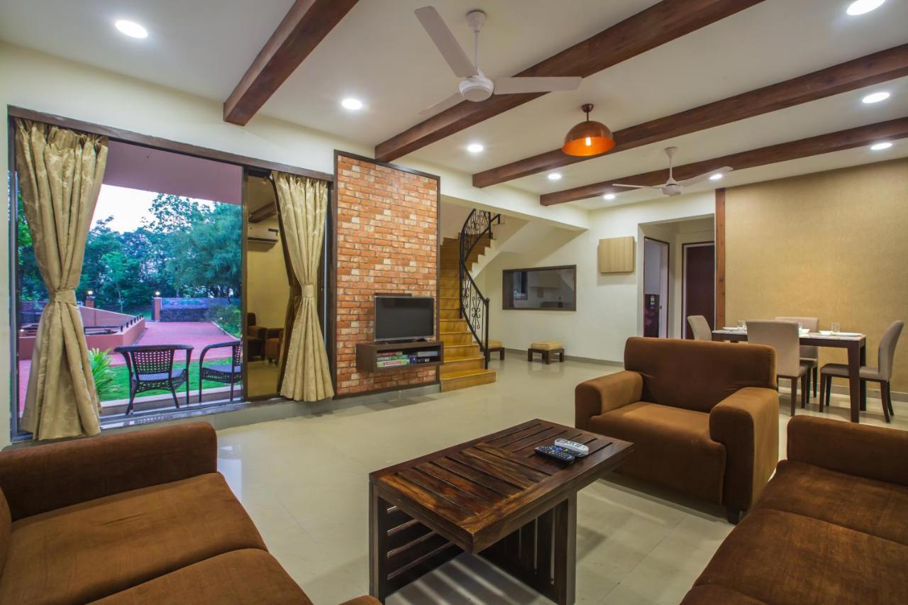 Saffronstays Ekaant, Vikramgad - Party-Perfect Pool Villa With Spacious Lawn