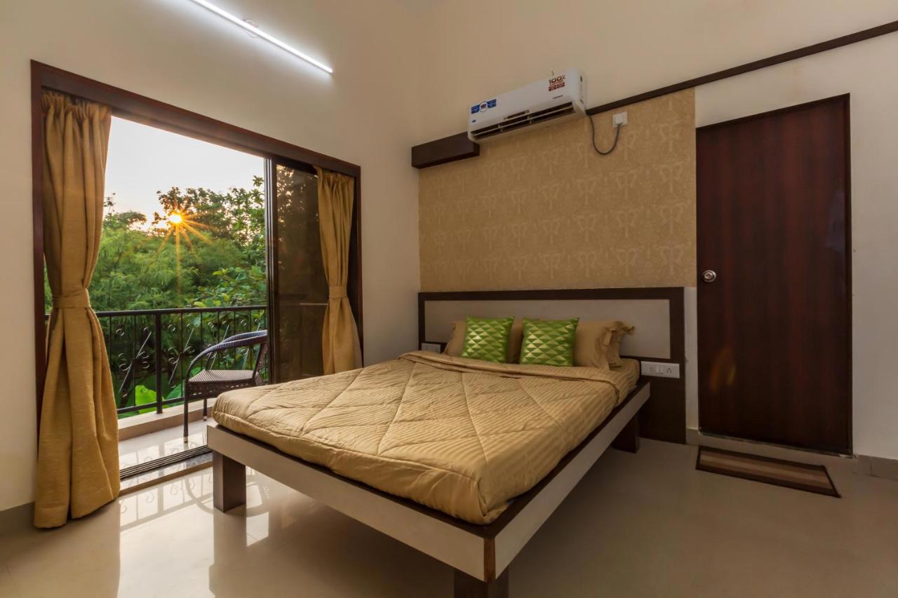 Saffronstays Ekaant, Vikramgad - Party-Perfect Pool Villa With Spacious Lawn