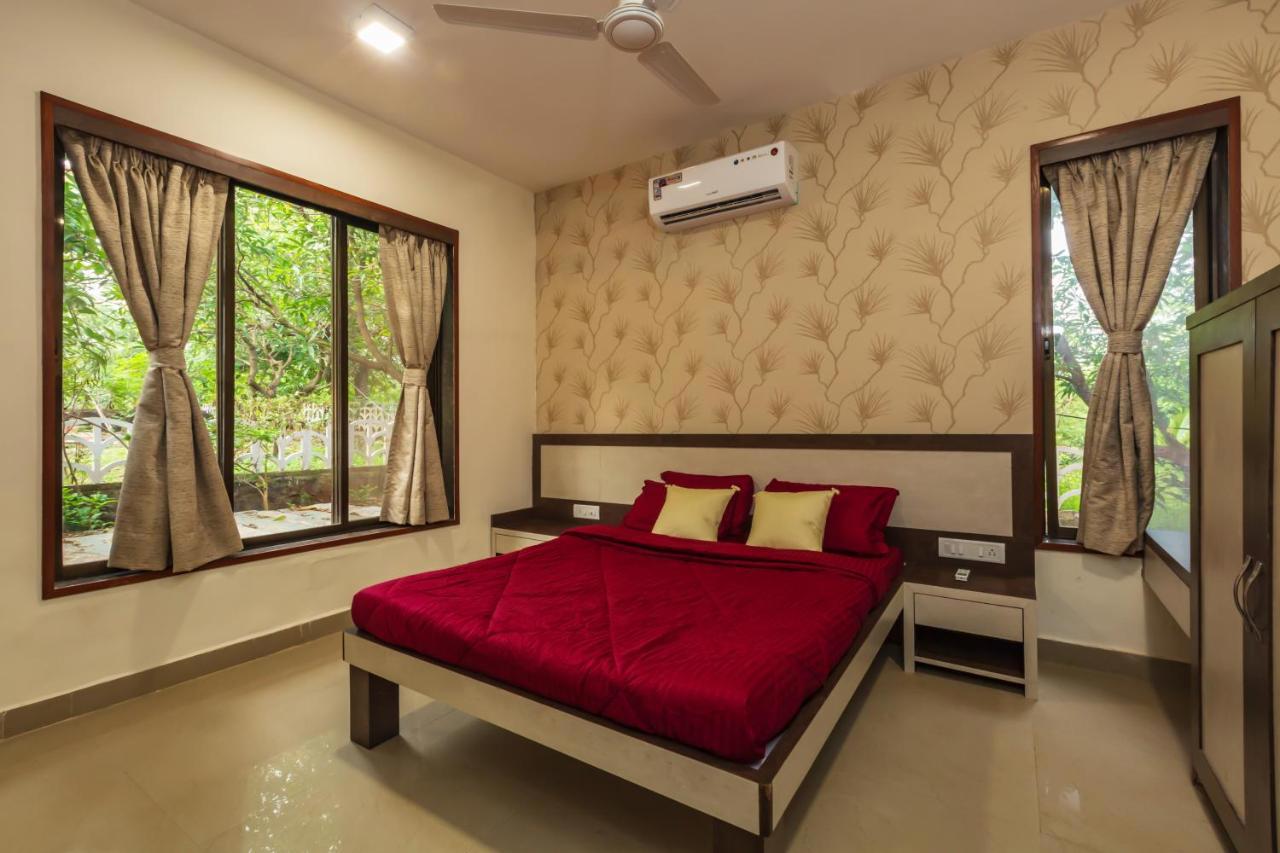 Saffronstays Ekaant, Vikramgad - Party-Perfect Pool Villa With Spacious Lawn