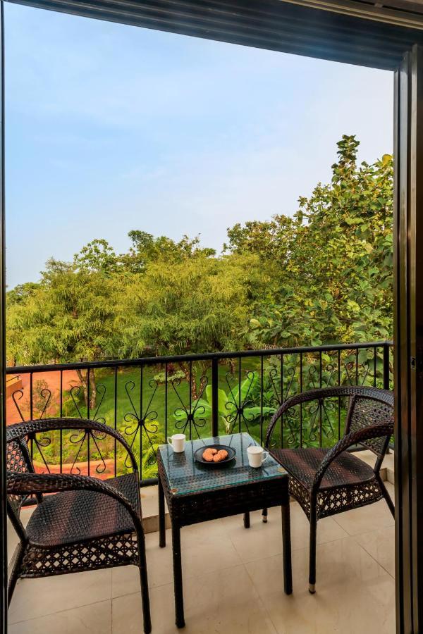 Saffronstays Ekaant, Vikramgad - Party-Perfect Pool Villa With Spacious Lawn