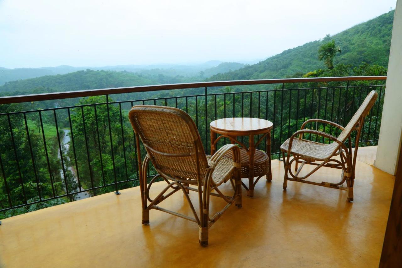 Jungle Edge Resort
