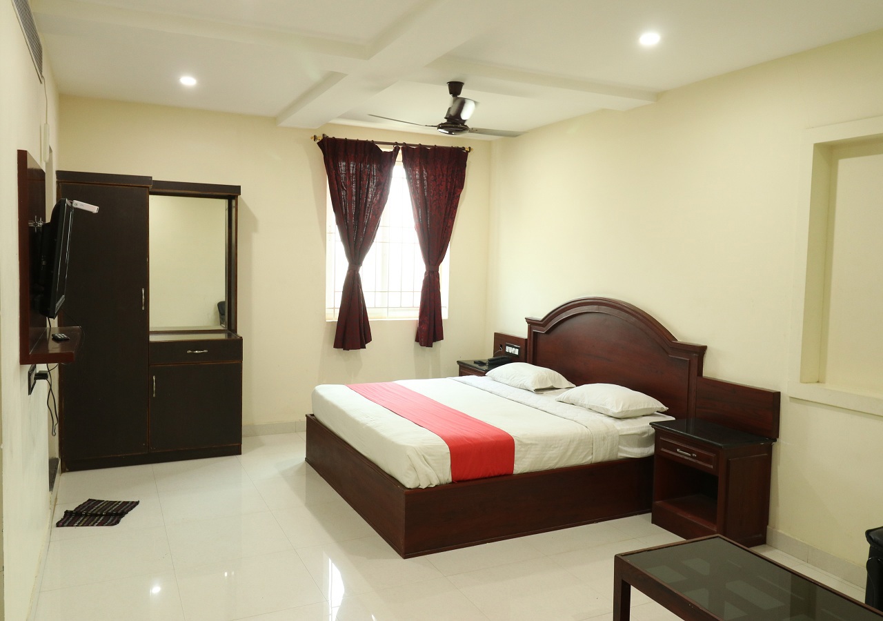 Es Residency
