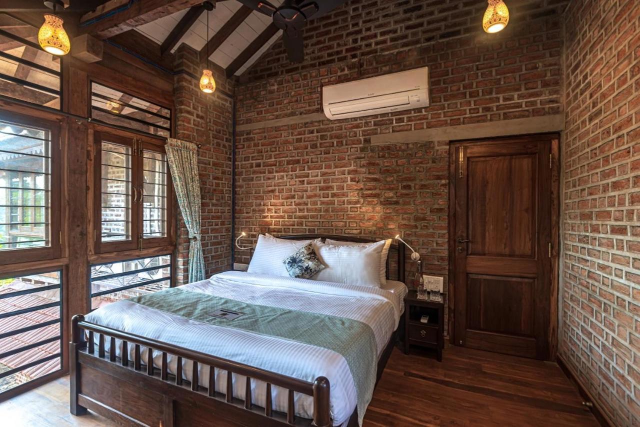 Saffronstays Vedika - Ecofriendly Villa By The River With Pool