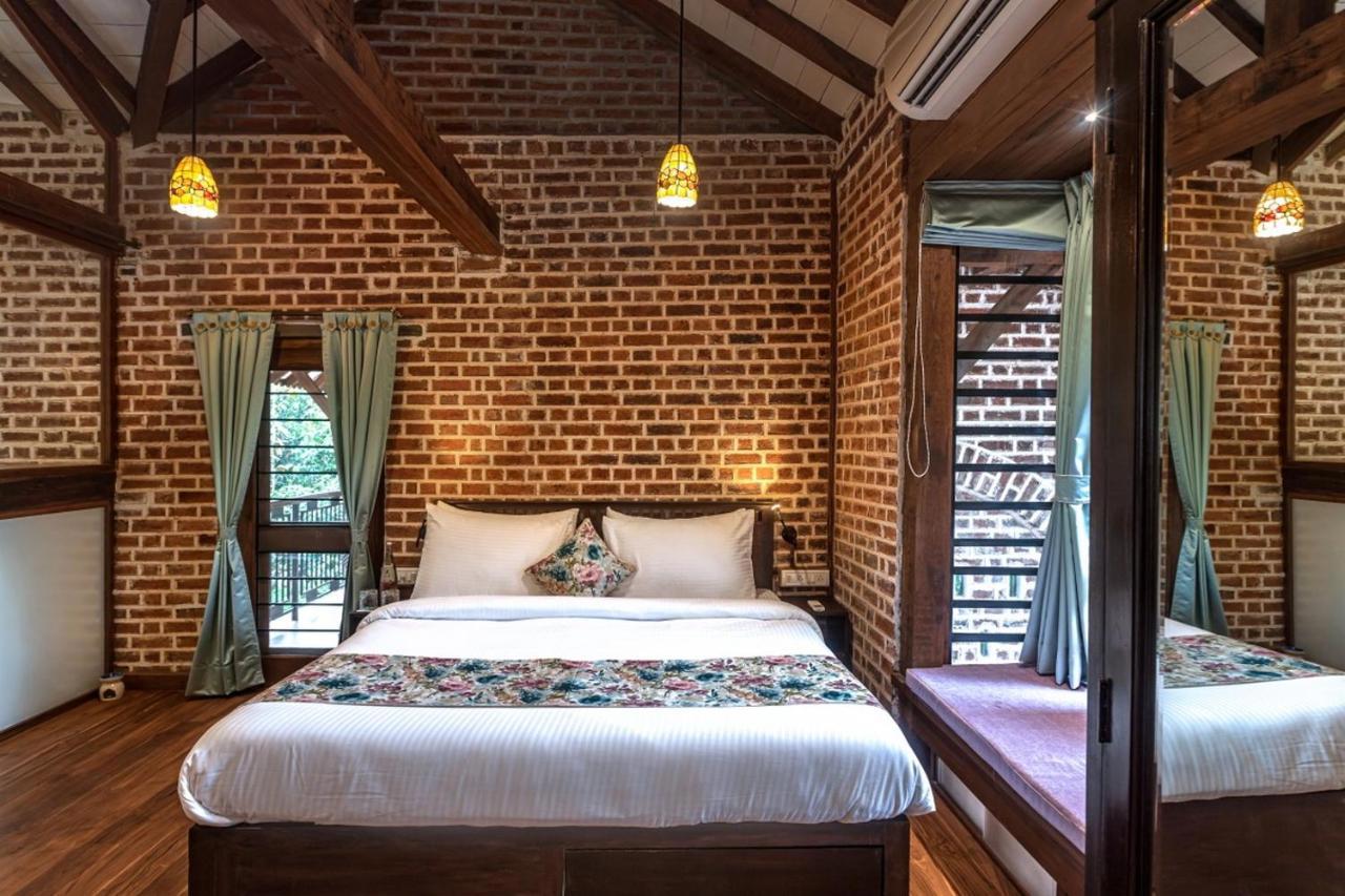 Saffronstays Vedika - Ecofriendly Villa By The River With Pool