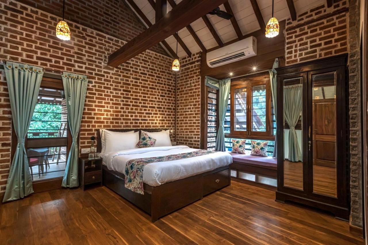 Saffronstays Vedika - Ecofriendly Villa By The River With Pool