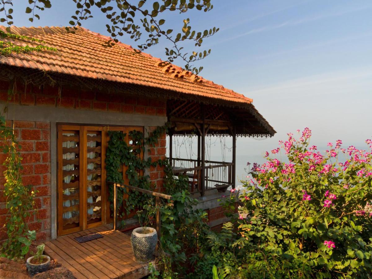 Saffronstays Villa 270