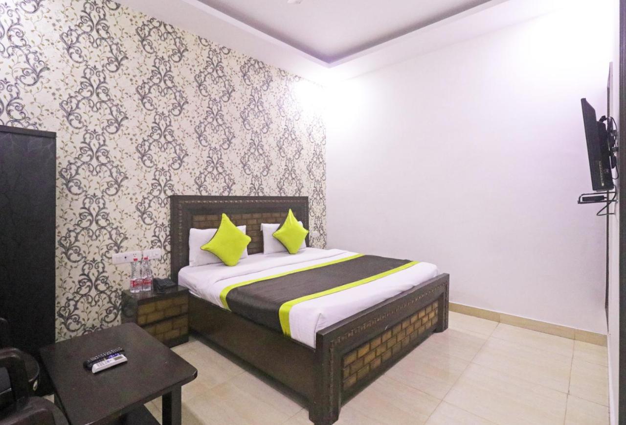 Airport Hotel Ashoka Palace