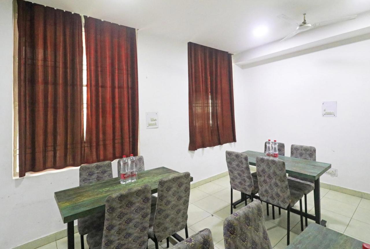 Airport Hotel Ashoka Palace