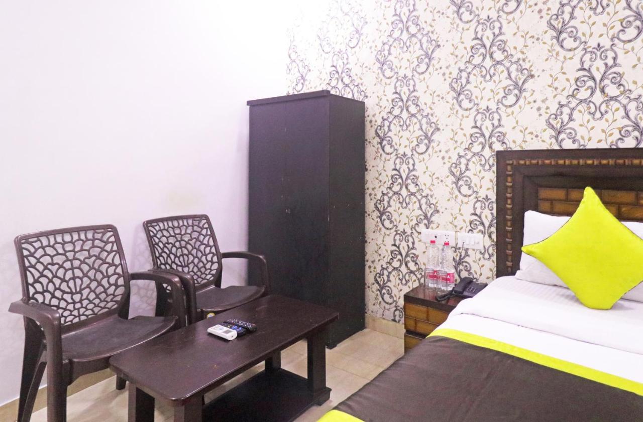 Airport Hotel Ashoka Palace