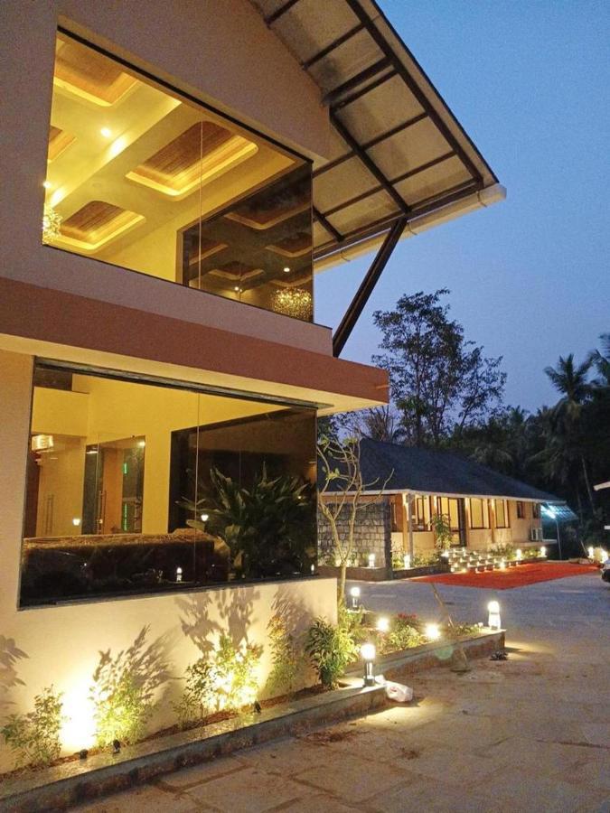 Aananda Wellness And Resorts