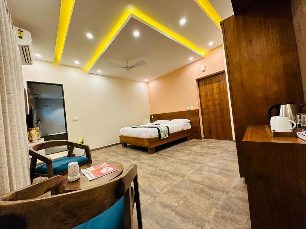 Aananda Wellness And Resorts