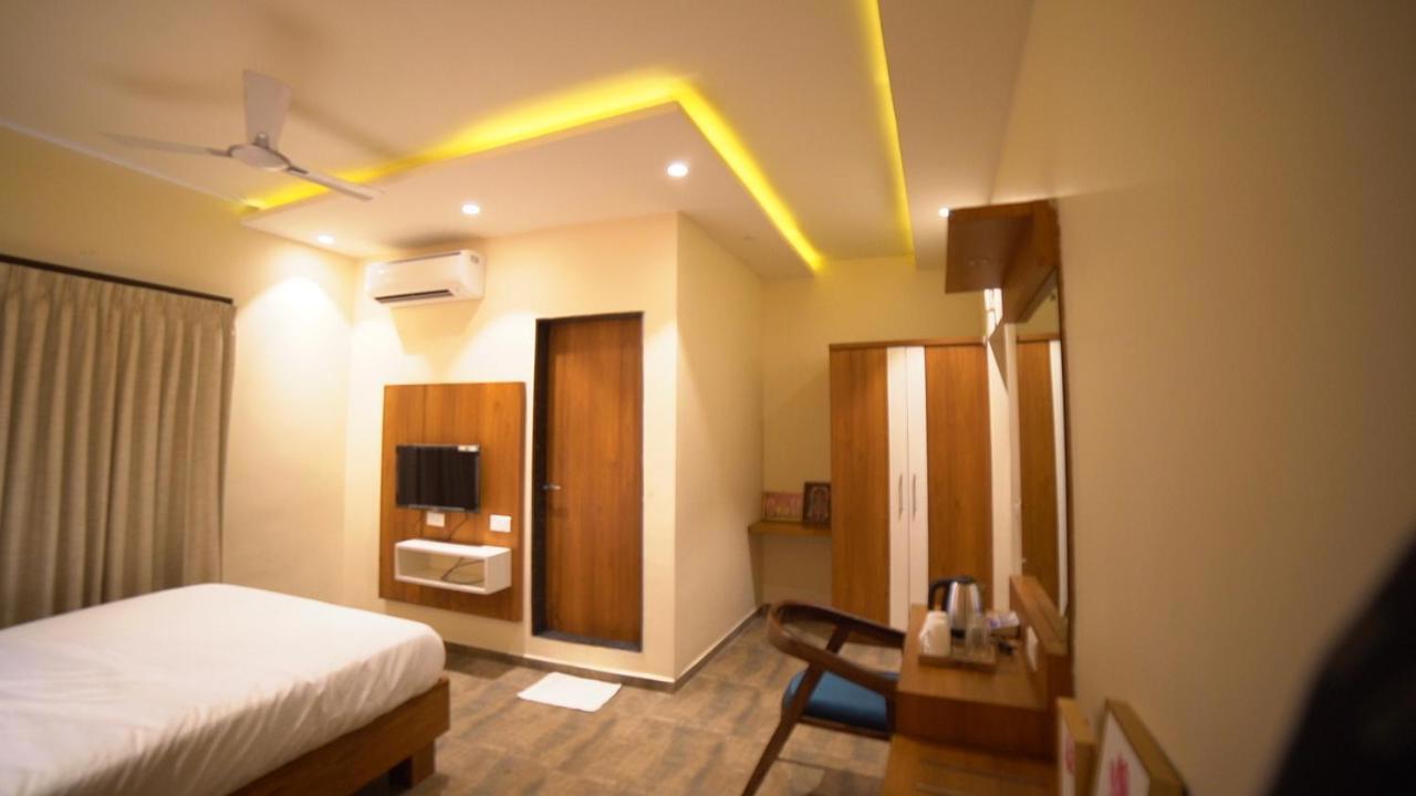 Aananda Wellness And Resorts