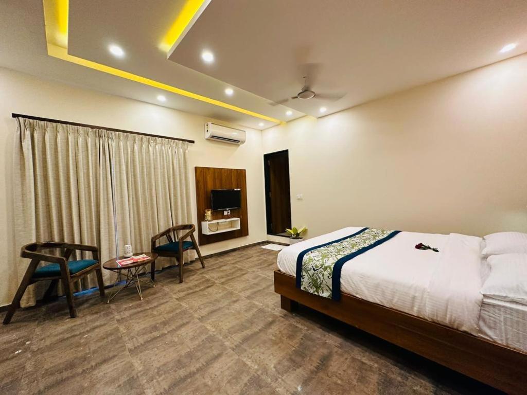 Aananda Wellness And Resorts
